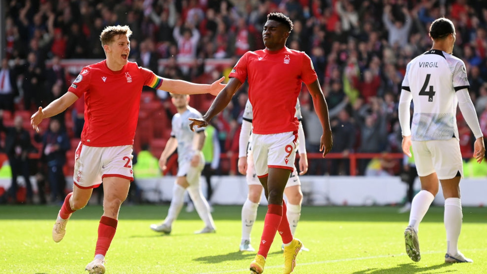 往背负着额 往背负着额